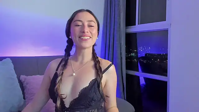 Amatiista online show from 5, 10, 2025