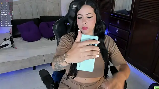 Bianka olivetto021 online show from 17, 12, 2025