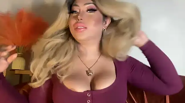 BigDominaMia online show from 6, 2, 2025