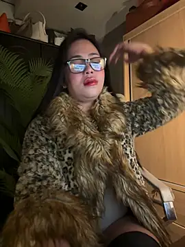 BigDominaMia online show from 24, 4, 2026
