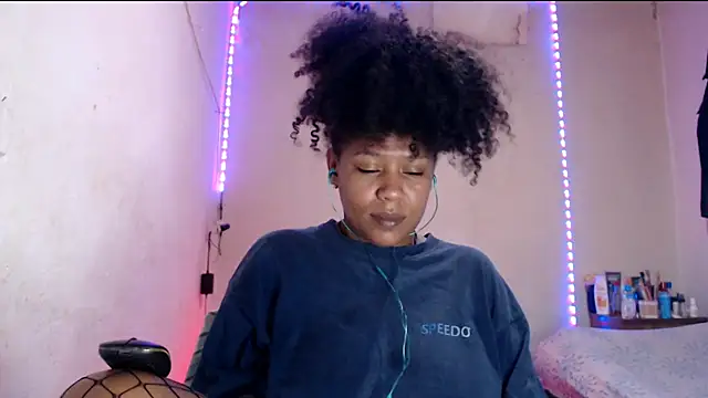 Snapshot of cherry_cleou chatting on 7, 2, 2026 cherry cleou online show from 7, 2, 2026