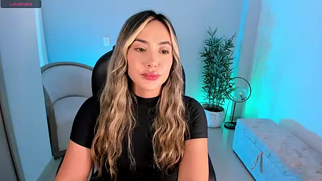 NiaBennet  online show from 10, 10, 2025