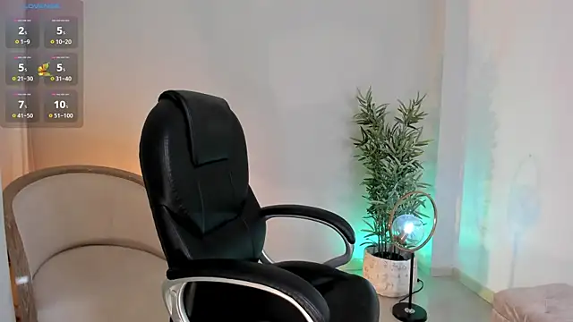 NiaBennet  online show from 19, 11, 2025