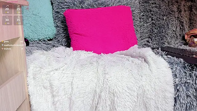 stelleknox  online show from 1, 3, 2025