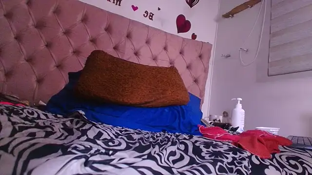  linda milk  online show from 18, 3, 2025