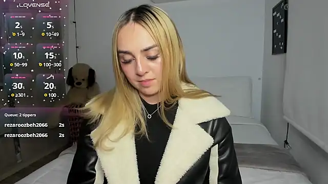 sophi mooreno online show from 11, 3, 2025