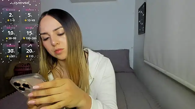 Snapshot of sophi_mooreno chatting on 11, 6, 2026 sophi mooreno online show from 11, 6, 2026