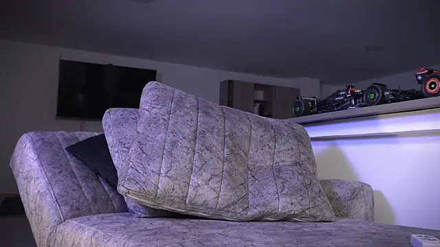 Frank Farrell online show from 5, 10, 2025