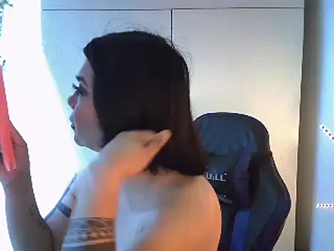 StrawberryWine07 online show from 9, 2, 2025