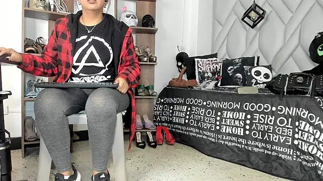 Snapshot of MirandaHaguen chatting on 15, 6, 2026 MirandaHaguen online show from 15, 6, 2026