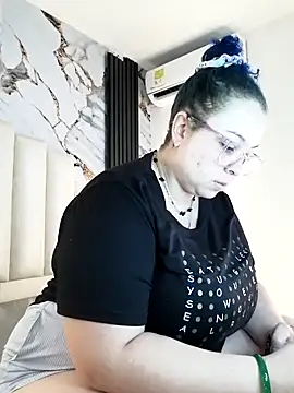 Snapshot of mollieblue69 chatting on 30, 9, 2025 mollieblue69 online show from 30, 9, 2025