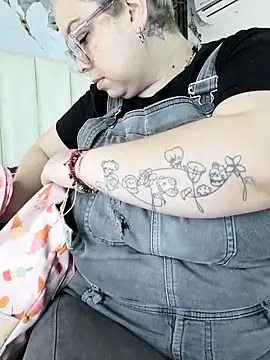 Snapshot of mollieblue69 chatting on 8, 10, 2025 mollieblue69 online show from 8, 10, 2025