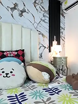 Snapshot of mollieblue69 chatting on 8, 11, 2025 mollieblue69 online show from 8, 11, 2025