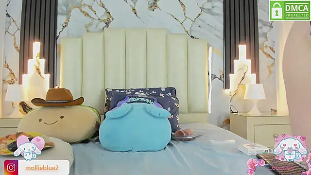 Snapshot of mollieblue69 chatting on 5, 3, 2025 mollieblue69 online show from 5, 3, 2025