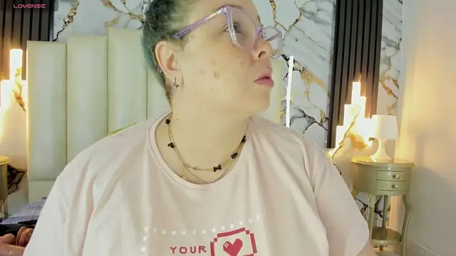 Snapshot of mollieblue69 chatting on 27, 9, 2025 mollieblue69 online show from 27, 9, 2025