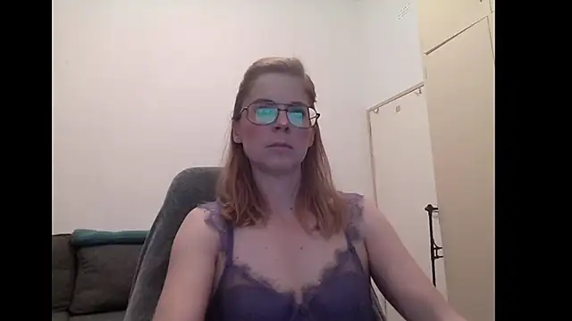 SavannaGirly online show from 19, 9, 2025