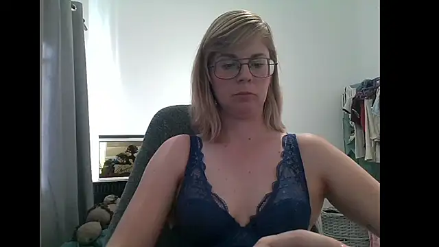 SavannaGirly online show from 3, 3, 2025