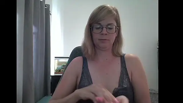 SavannaGirly online show from 1, 3, 2025