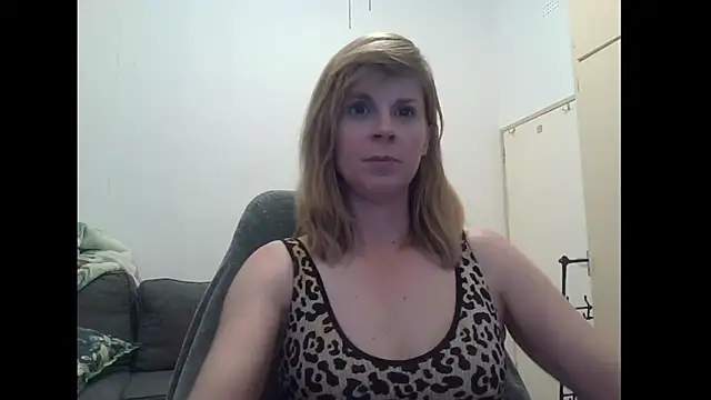 SavannaGirly online show from 3, 12, 2025