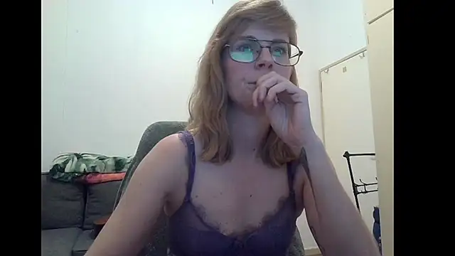 SavannaGirly online show from 4, 11, 2025