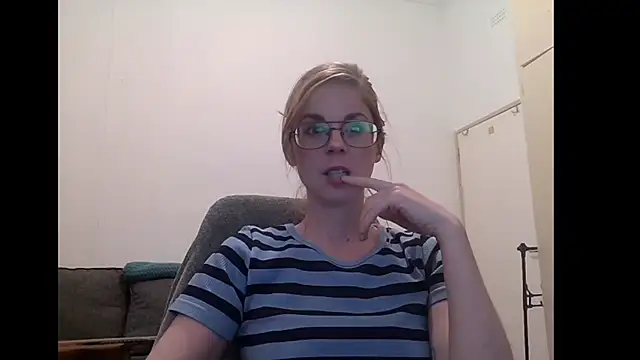 SavannaGirly online show from 17, 9, 2025