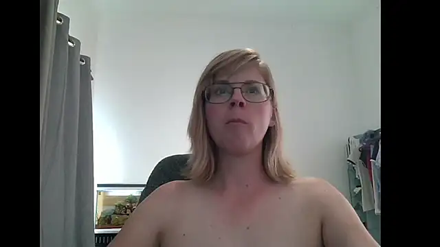 SavannaGirly online show from 6, 3, 2025