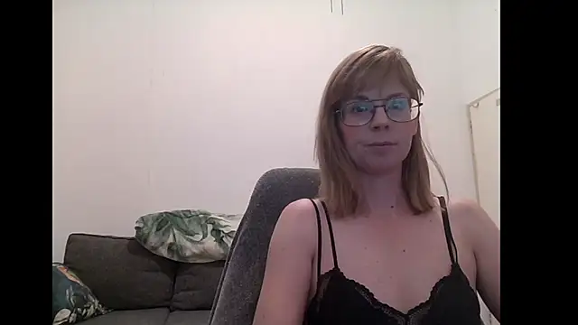 SavannaGirly online show from 8, 10, 2025