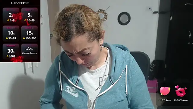 Snapshot of elizabeth_clint chatting on 7, 3, 2025 elizabeth clint online show from 7, 3, 2025