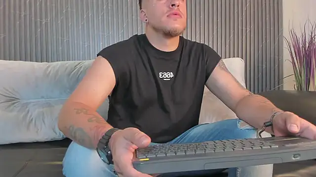 Snapshot of keane_lee chatting on 1, 3, 2025 keane lee online show from 1, 3, 2025