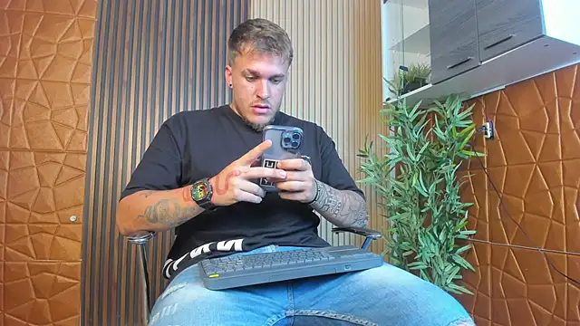 Snapshot of keane_lee chatting on 14, 3, 2025 keane lee online show from 14, 3, 2025