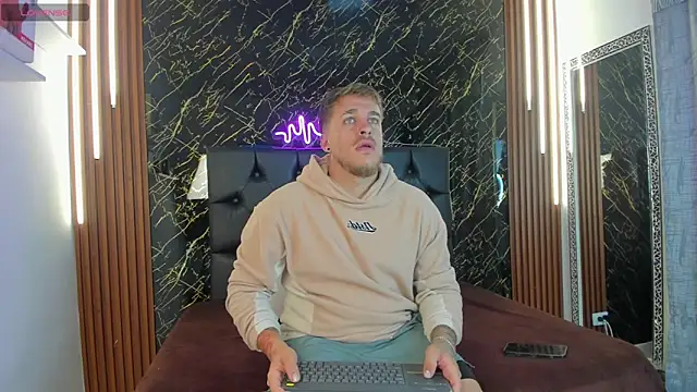 Snapshot of keane_lee chatting on 4, 10, 2025 keane lee online show from 4, 10, 2025