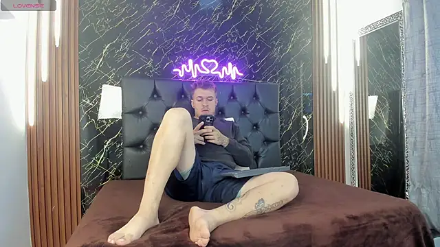 Snapshot of keane_lee chatting on 6, 11, 2025 keane lee online show from 6, 11, 2025