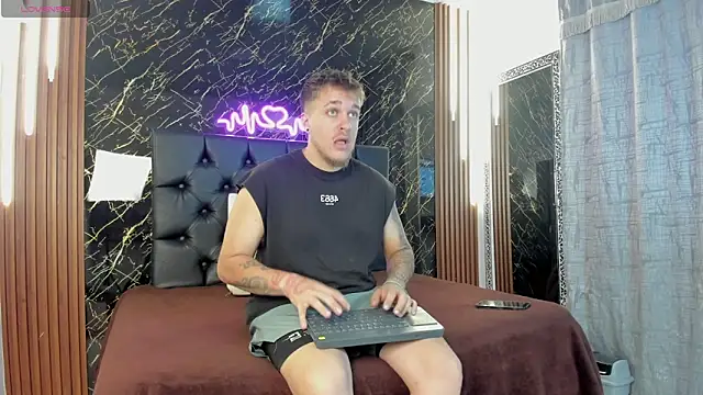 Snapshot of keane_lee chatting on 28, 11, 2025 keane lee online show from 28, 11, 2025