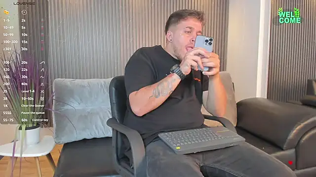 Snapshot of keane_lee chatting on 4, 12, 2024 keane lee online show from 4, 12, 2024