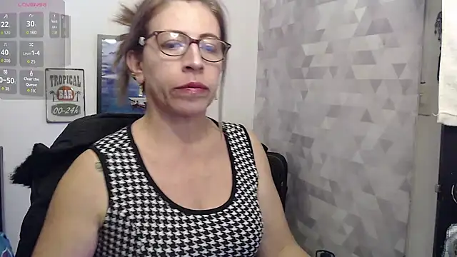 Chayla Ruiz online show from 12, 9, 2025