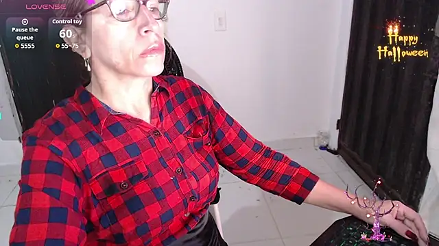 Chayla Ruiz online show from 5, 11, 2025