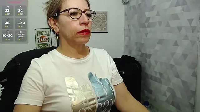 Chayla Ruiz online show from 23, 9, 2025