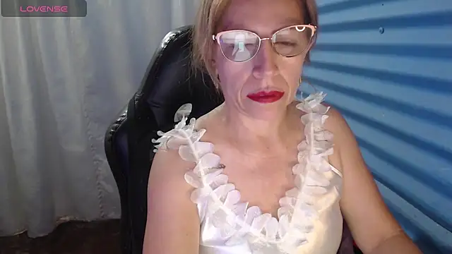 Chayla Ruiz online show from 7, 4, 2026