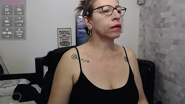 Chayla Ruiz online show from 22, 9, 2025