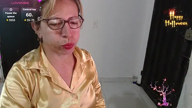 Chayla Ruiz online show from 9, 11, 2025