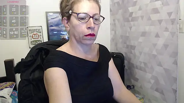 Chayla Ruiz online show from 8, 9, 2025