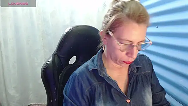 Chayla Ruiz online show from 26, 3, 2026