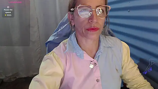Chayla Ruiz online show from 23, 5, 2026