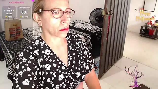 Chayla Ruiz online show from 18, 10, 2025