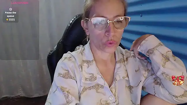 Chayla Ruiz online show from 14, 4, 2026