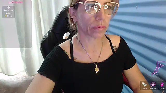 Chayla Ruiz online show from 31, 5, 2026