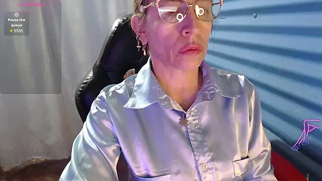 Chayla Ruiz online show from 16, 5, 2026