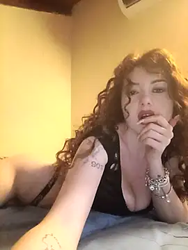 CurlyElisa online show from 12, 1, 2026