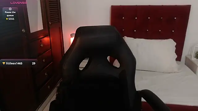 Wanda Milf online show from 28, 10, 2025