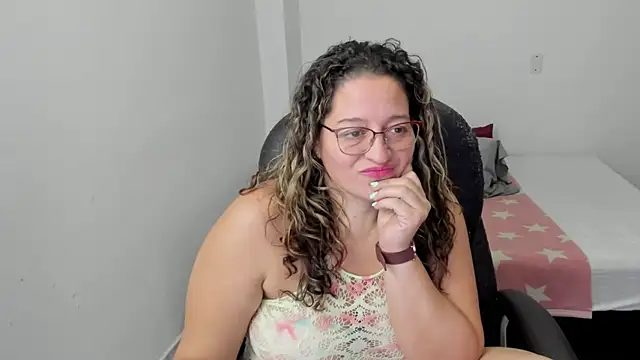 Snapshot of alejandra_milf_ chatting on 12, 7, 2026 alejandra milf online show from 12, 7, 2026